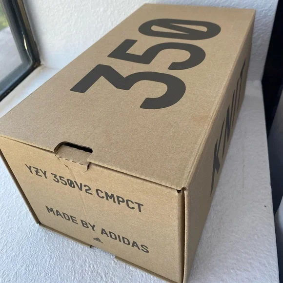 NWT YZY 350 V2 CMPCT, Yeezy - Picture 5 of 7